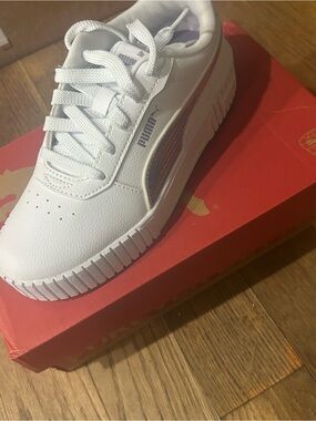 Puma Kids White Sneakers with Iridescent Side Stripe